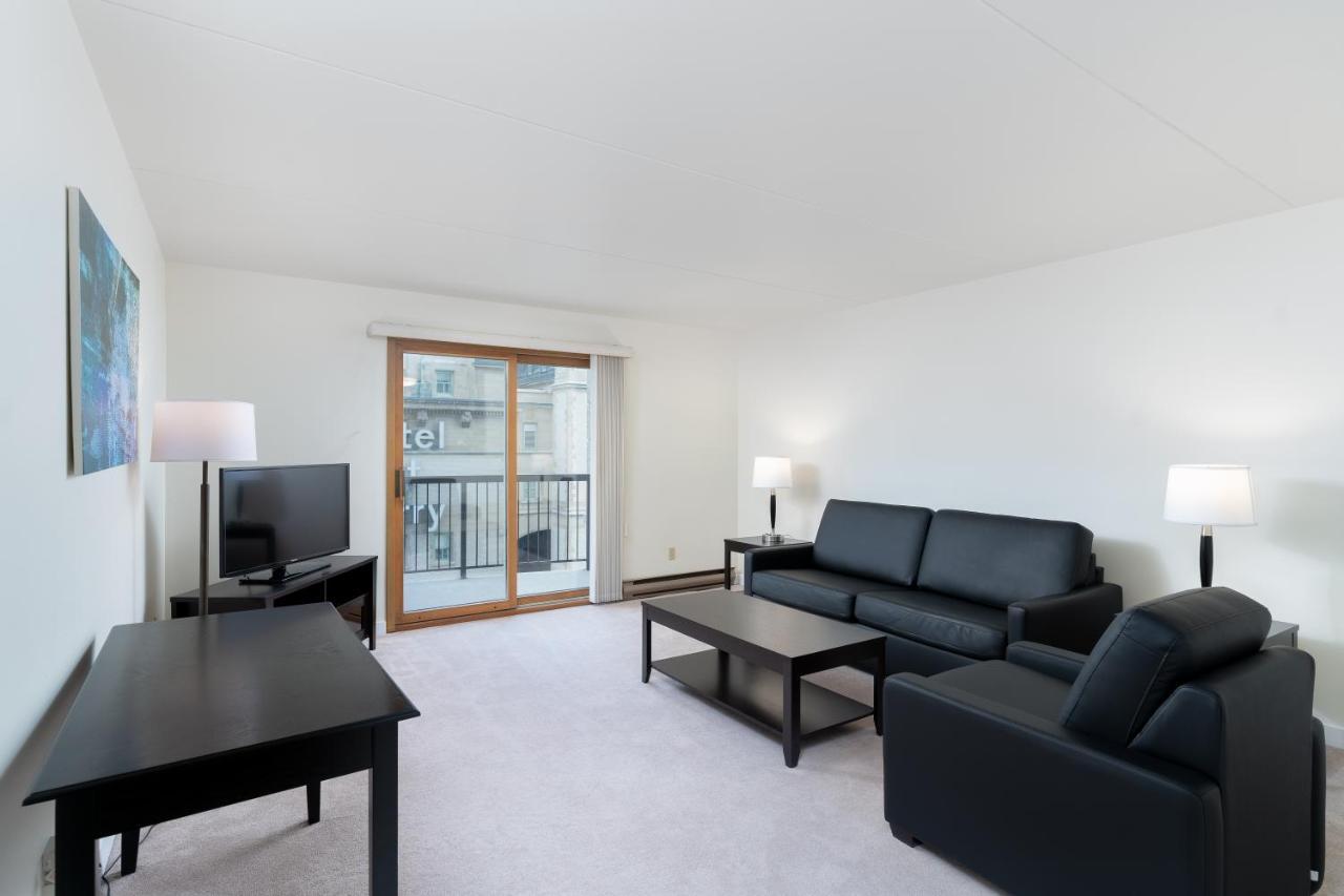 Fort Garry Place Furnished Suites 위니펙 외부 사진